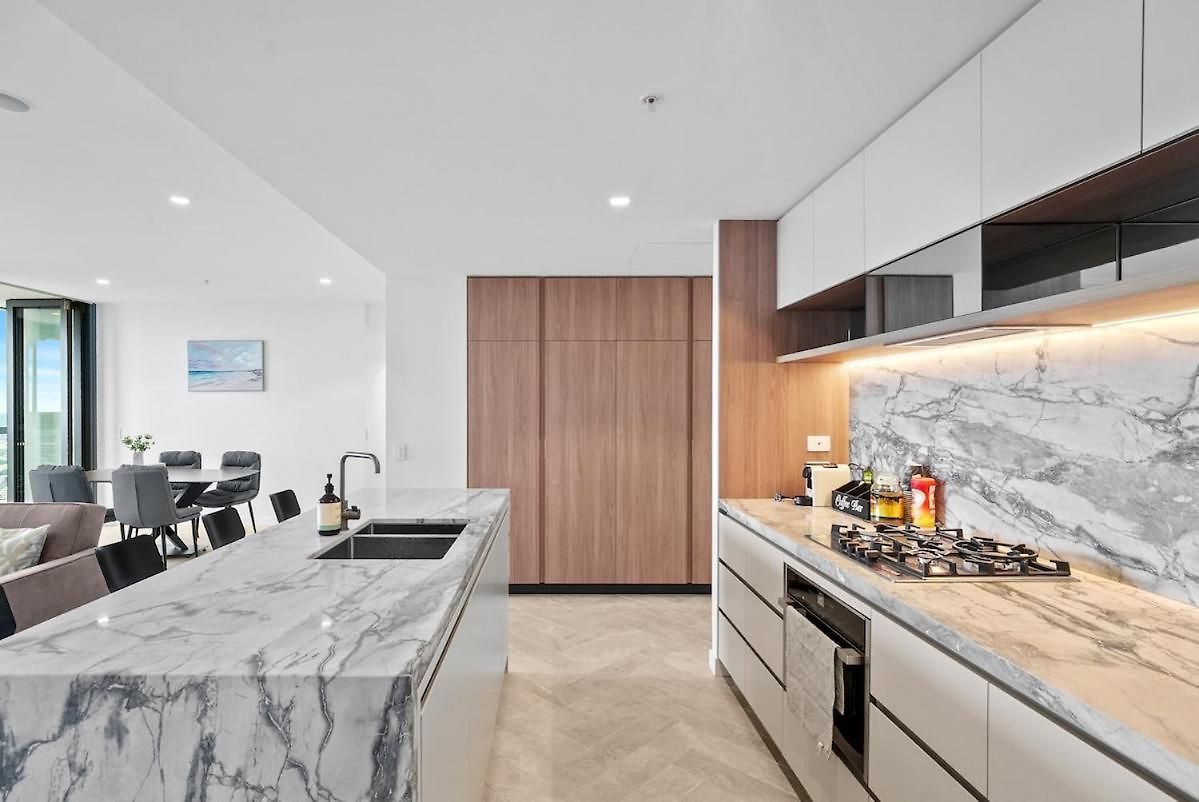 5 Star Queens Wharf 2br 2ba High Floor Epic Views C29