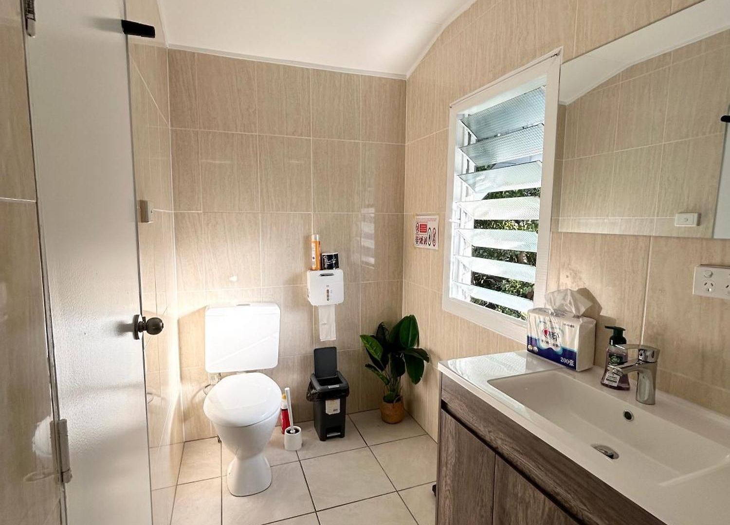 197 Shafston Ave Kangaroo Point Qld 4169 * Brisbane