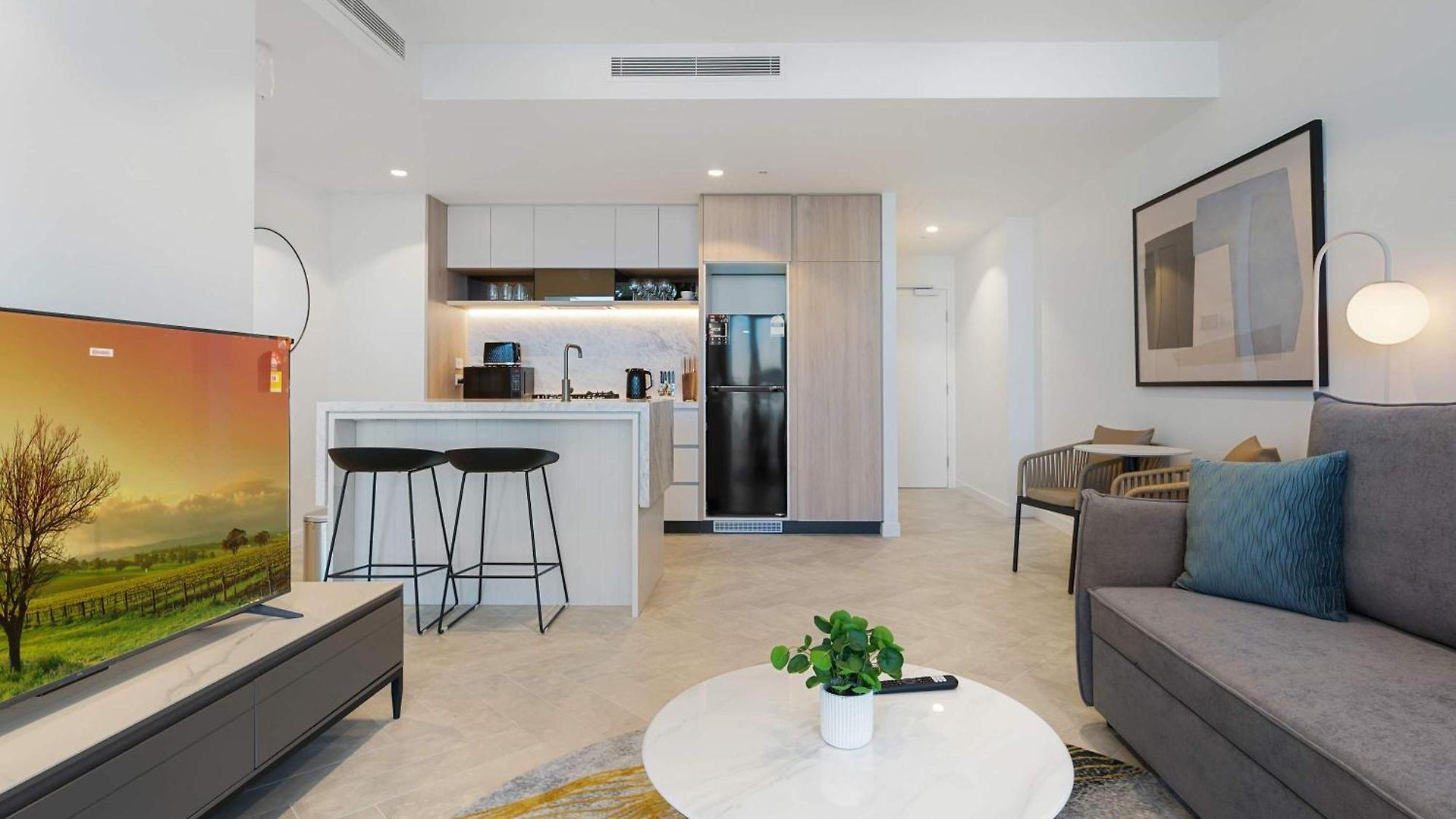 Modern Riverview Haven 1-bedroom Getaway Apartment *