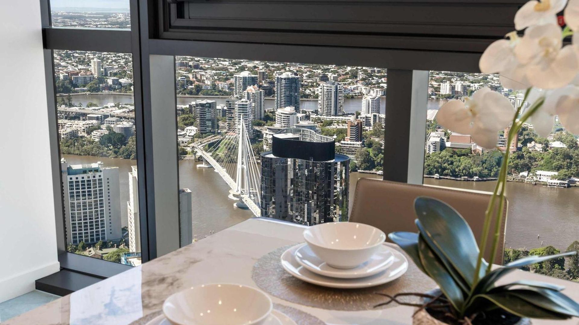 Qw Luxury River Views