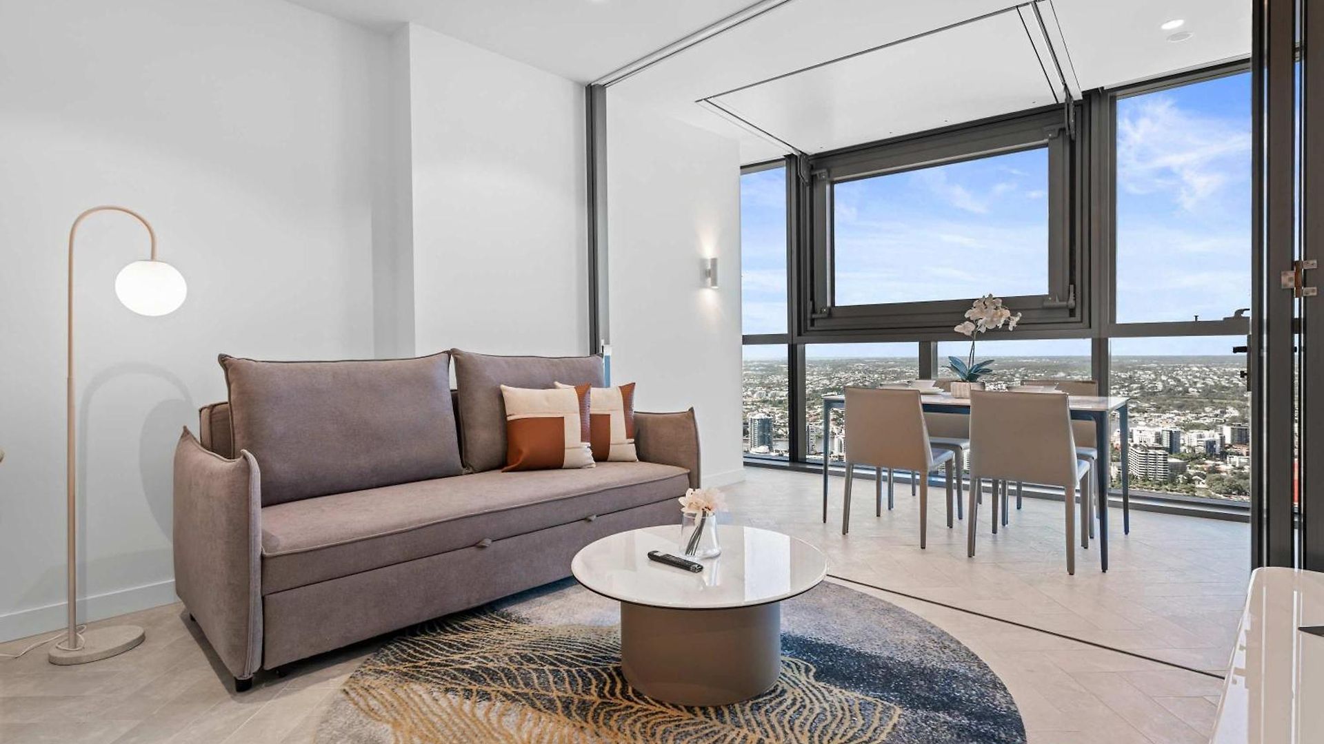 Qw Luxury River Views Apartment