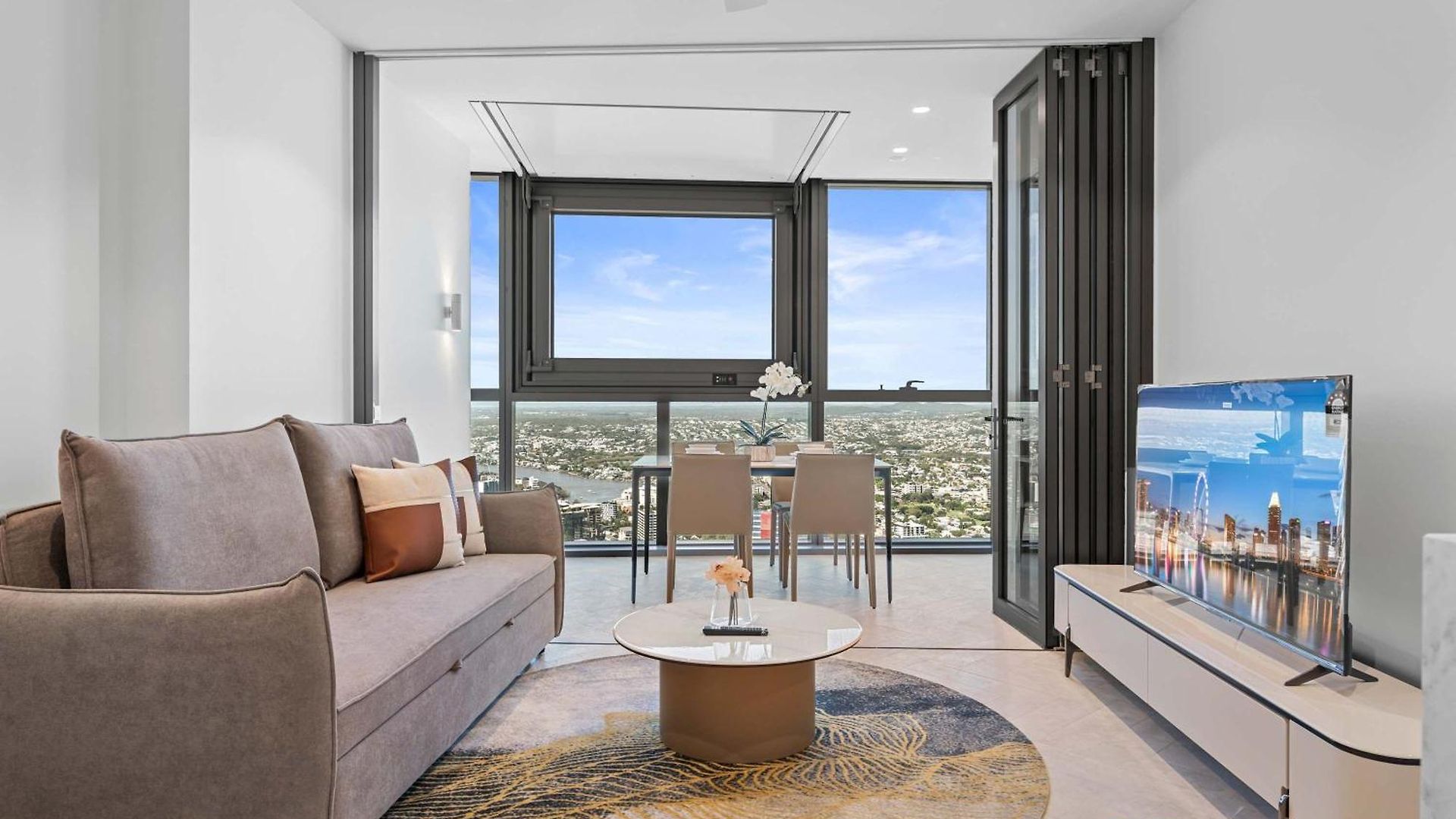 Qw Luxury River Views Apartment