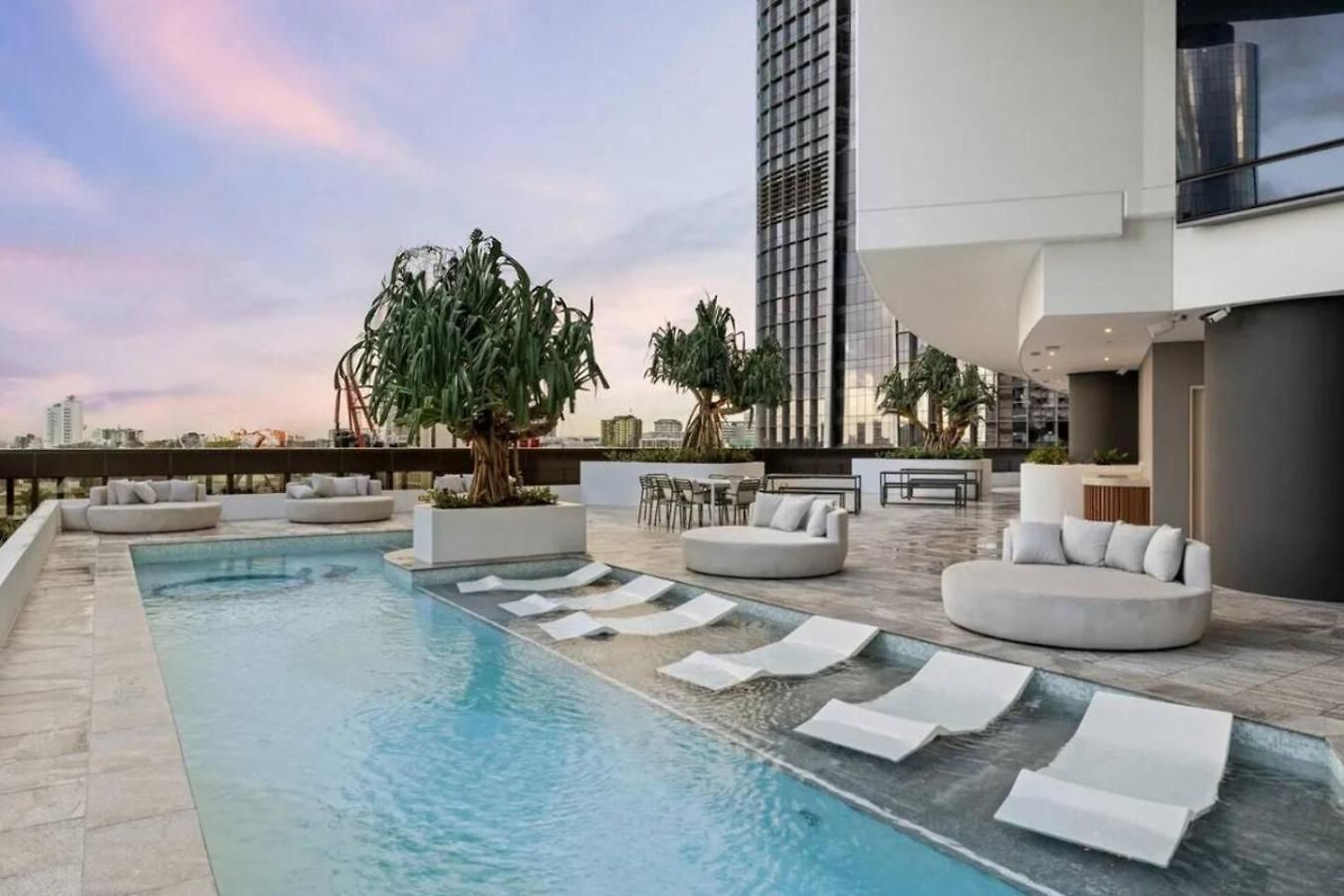 Luxurious 2 Bed With Pool Sauna And Gym * Brisbane