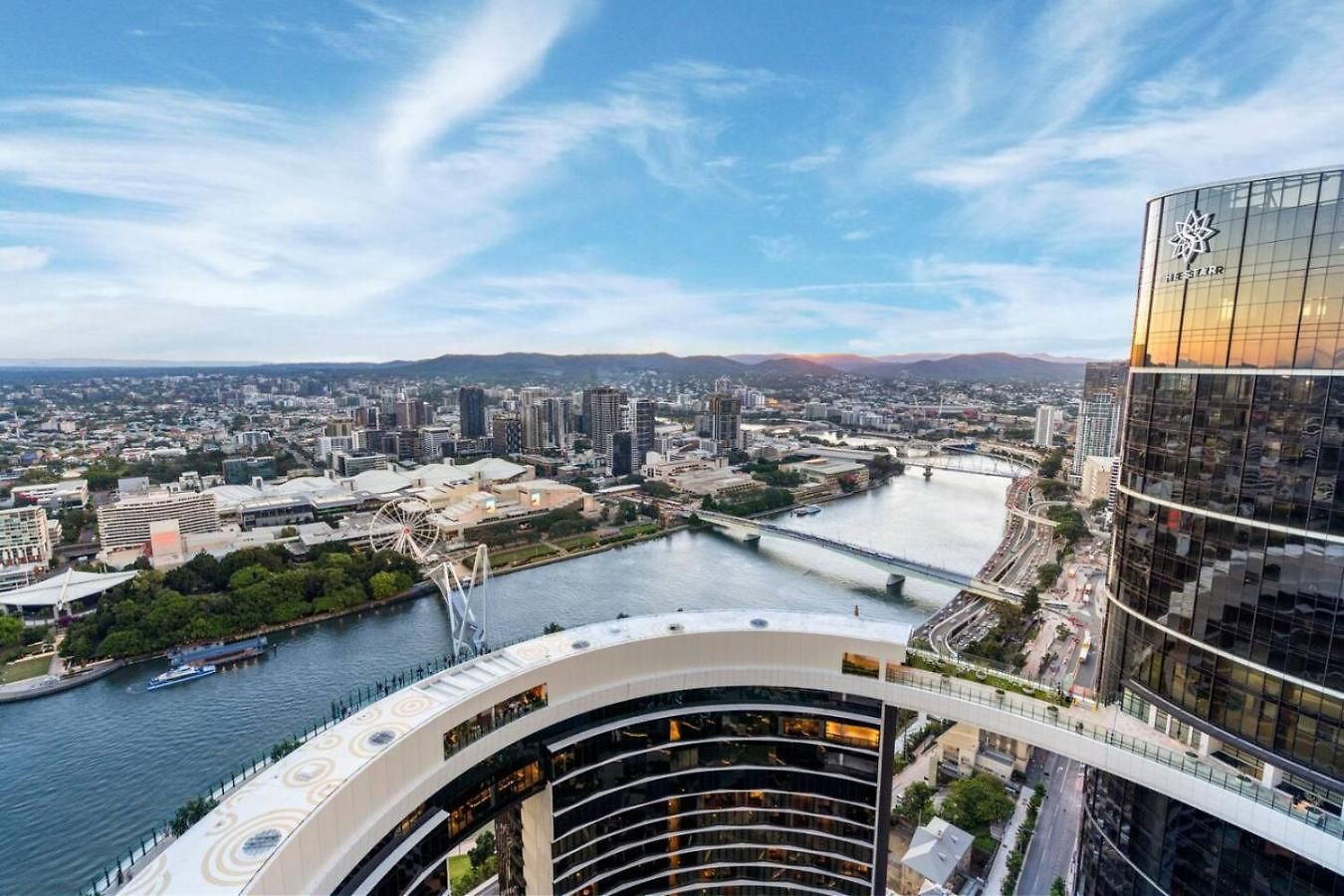 Apartment Luxurious 2 Bed With Pool Sauna And Gym Brisbane