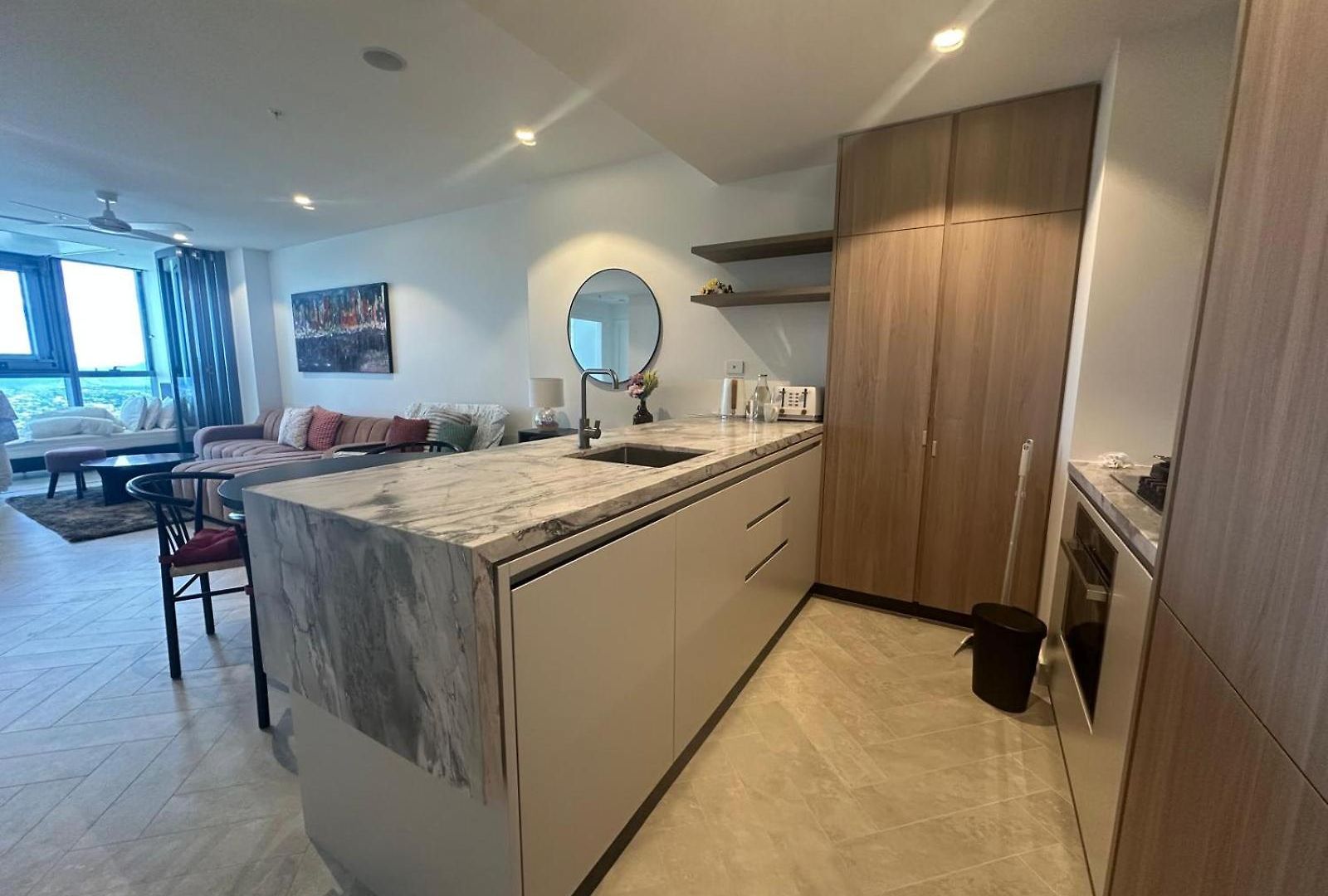 Queens Wharf Diamond Level 60, Sleep 5, 1 Carpark * Brisbane