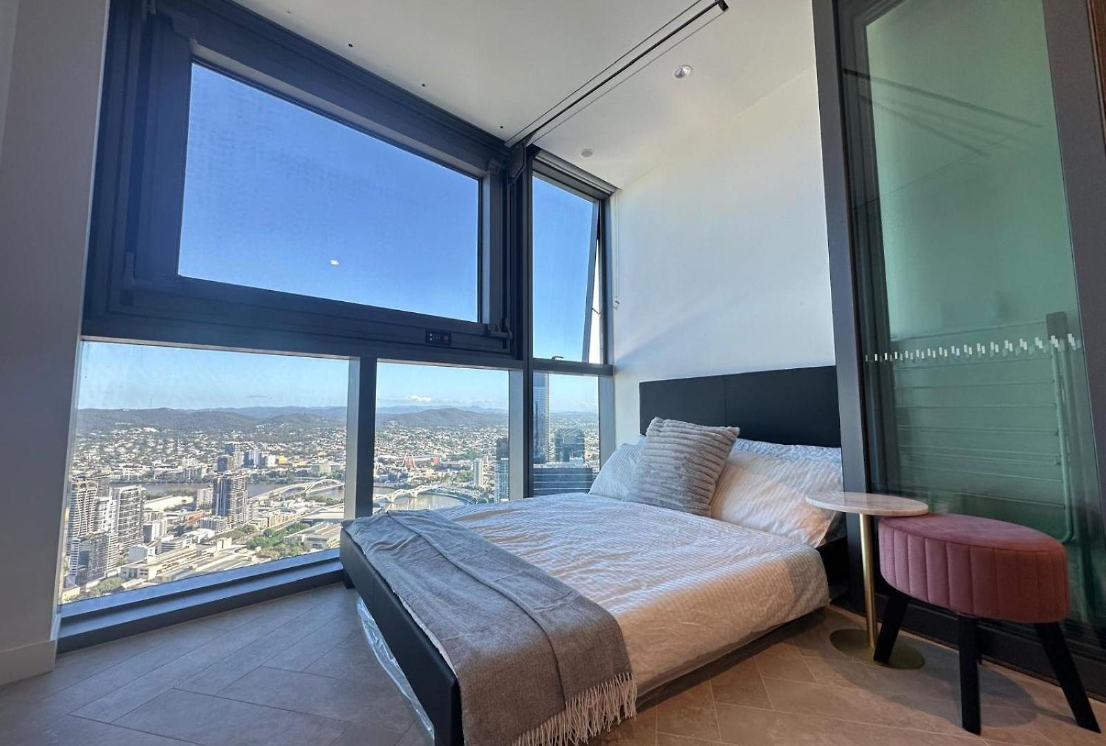 Queens Wharf Diamond Level 60, Sleep 5, 1 Carpark