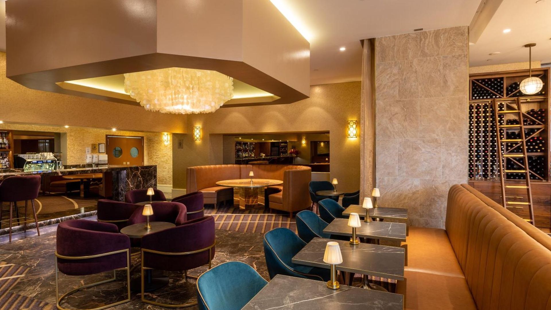 Hotel Rydges South Bank 4*