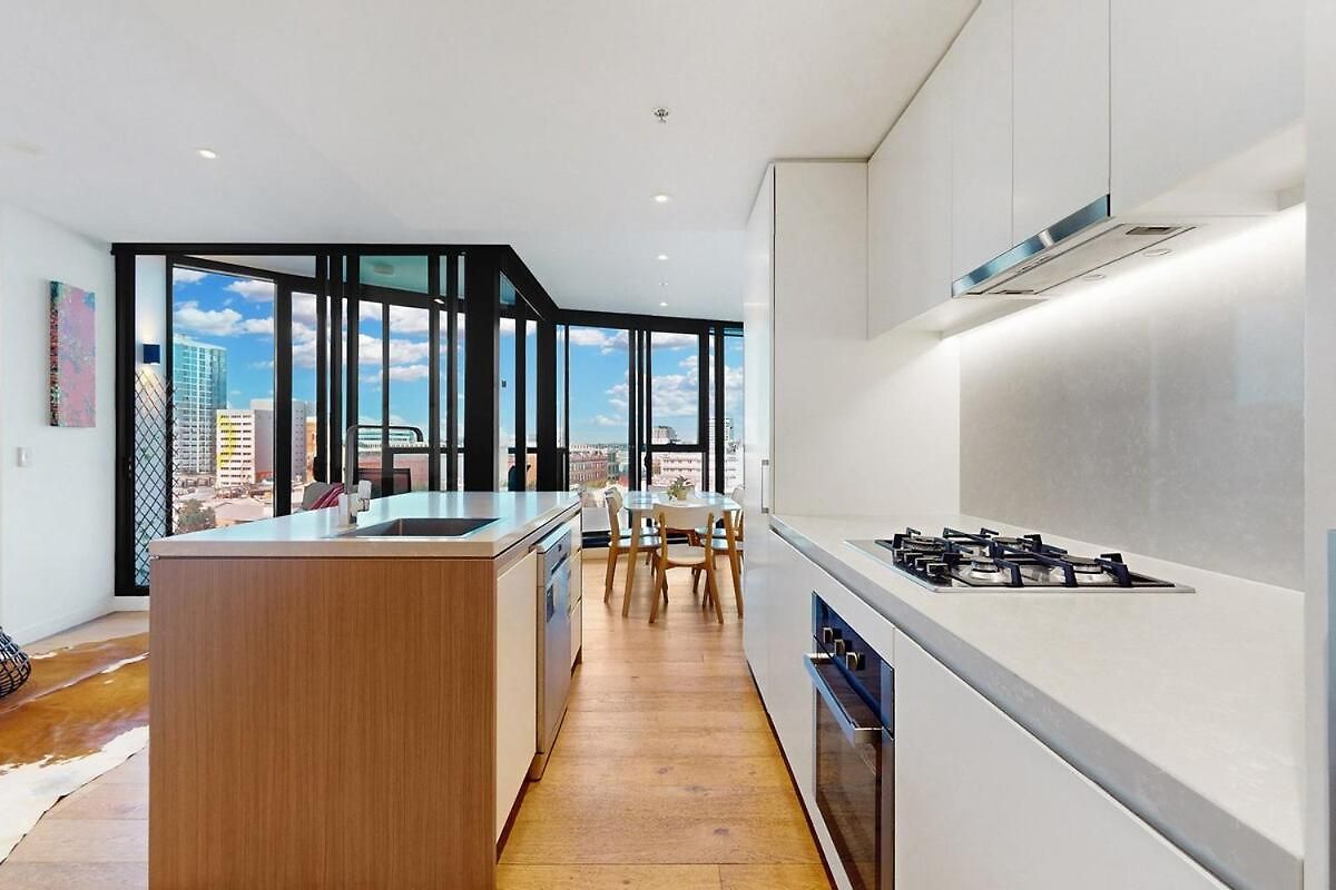 2br Fortitude Valley Pool Gym And Parking Brisbane