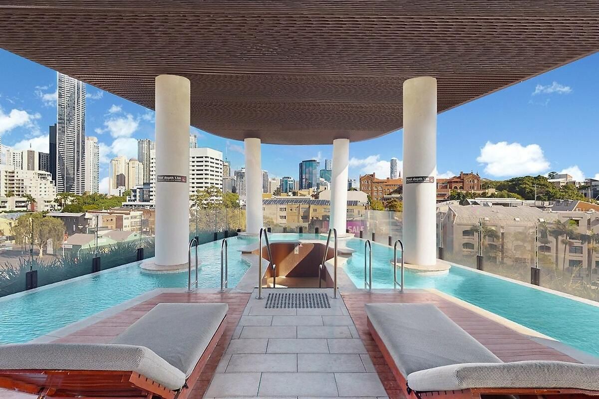 2br Fortitude Valley Pool Gym And Parking Apartment