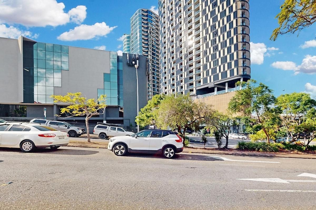 Apartment 2br Fortitude Valley Pool Gym And Parking