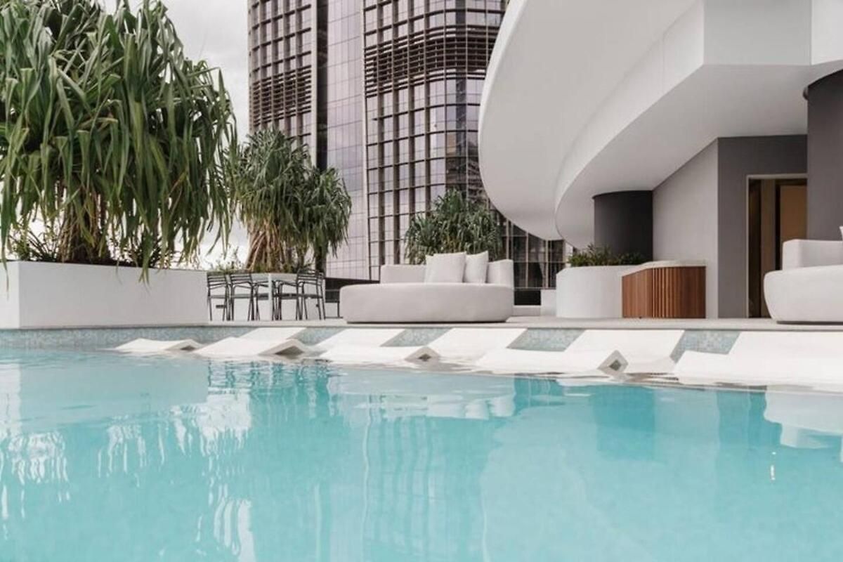 New Luxe 2br Queens Wharf