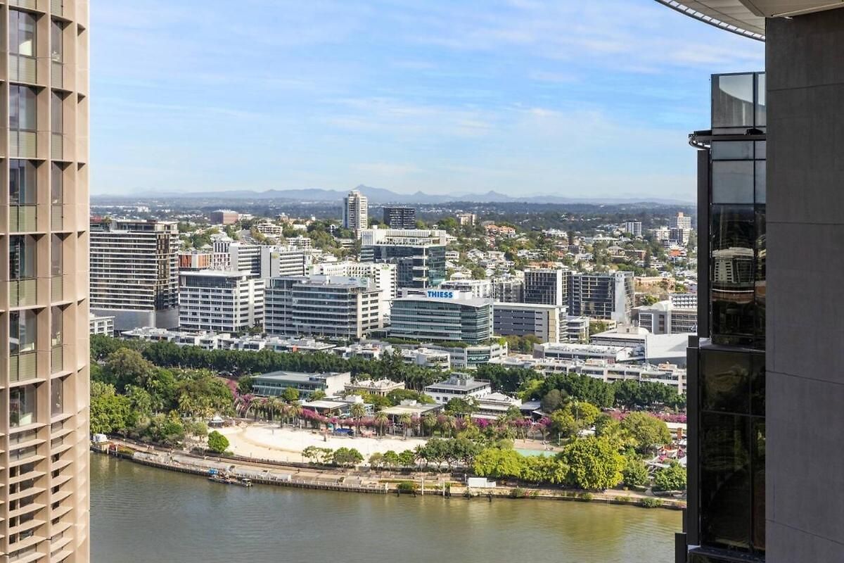 Luxury 1br In Queens Wharf