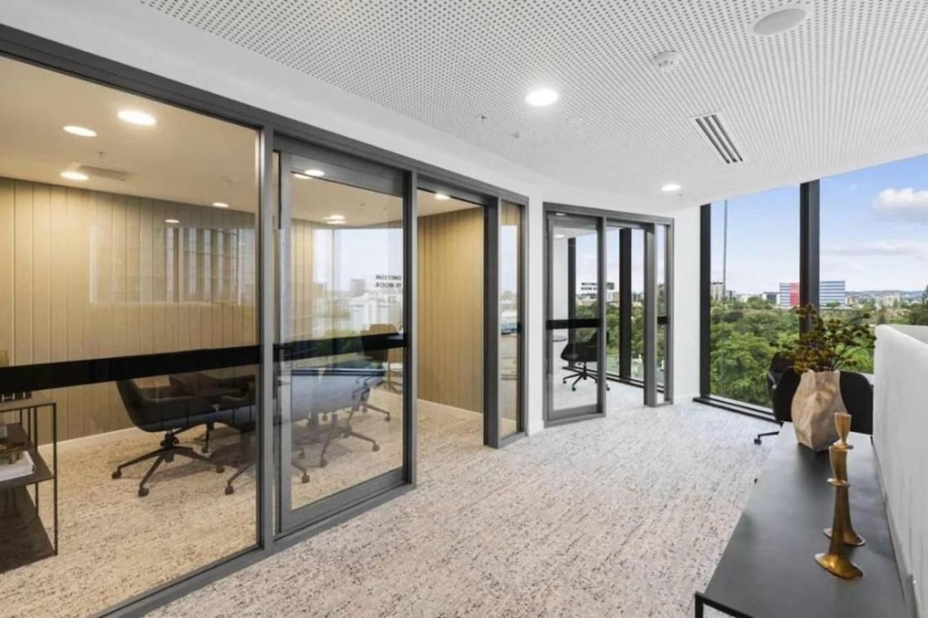 Stylish With Pool Sauna And Gym * Brisbane
