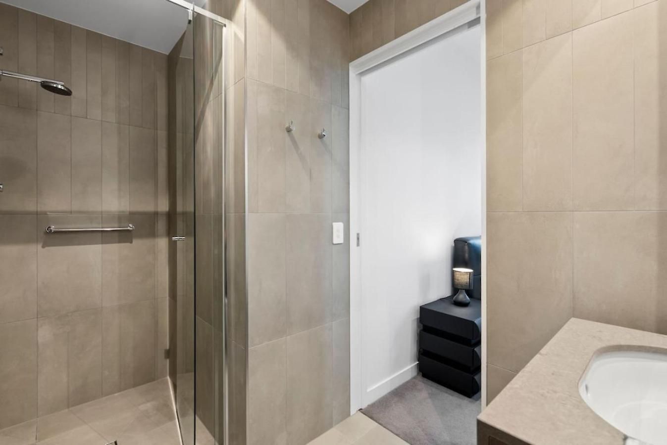 Stylish With Pool Sauna And Gym Brisbane