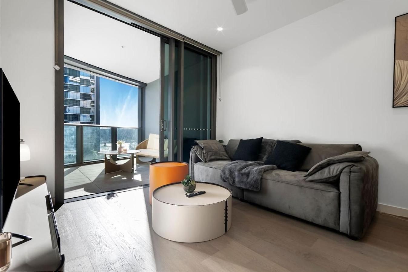Stylish With Pool Sauna And Gym * Brisbane
