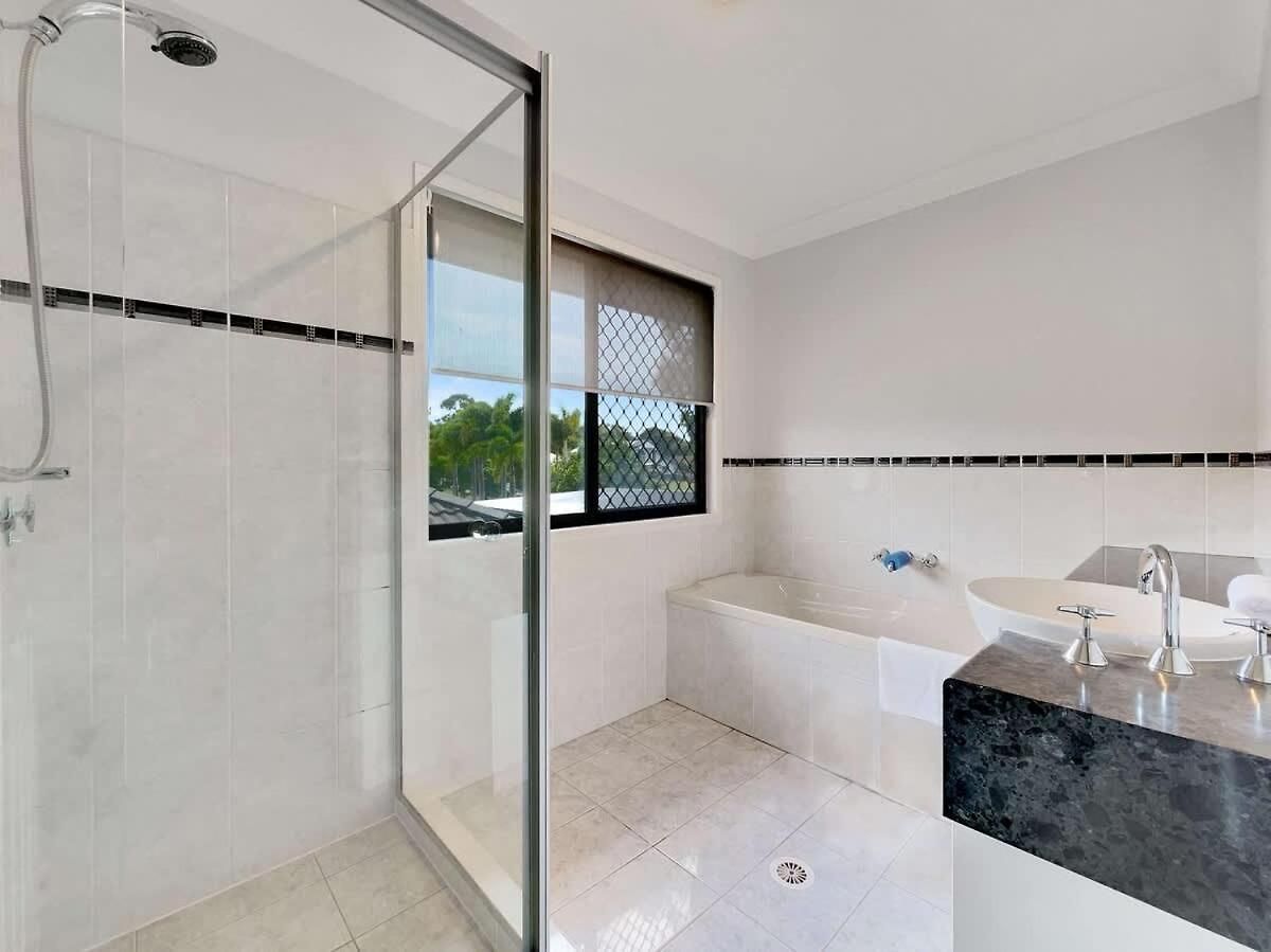 Holiday home Spacious Family & Pet-friendly On The Canal Brisbane