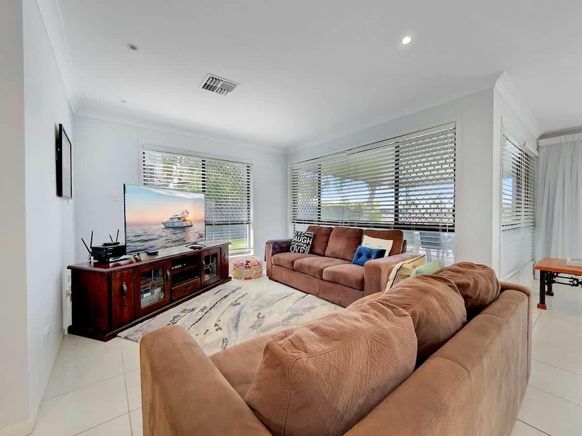 Holiday home Spacious Family & Pet-friendly On The Canal *