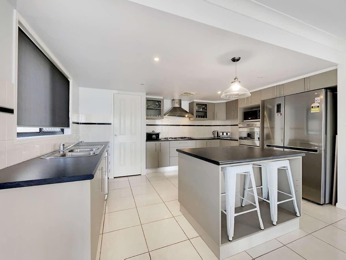 Spacious Family & Pet-friendly On The Canal *