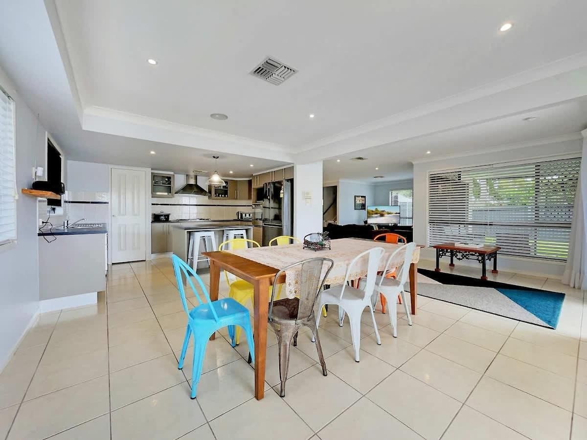 Holiday home Spacious Family & Pet-friendly On The Canal *