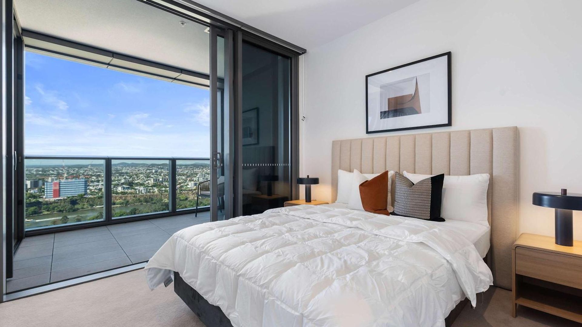 Elevated Luxury At Qwr & River Views