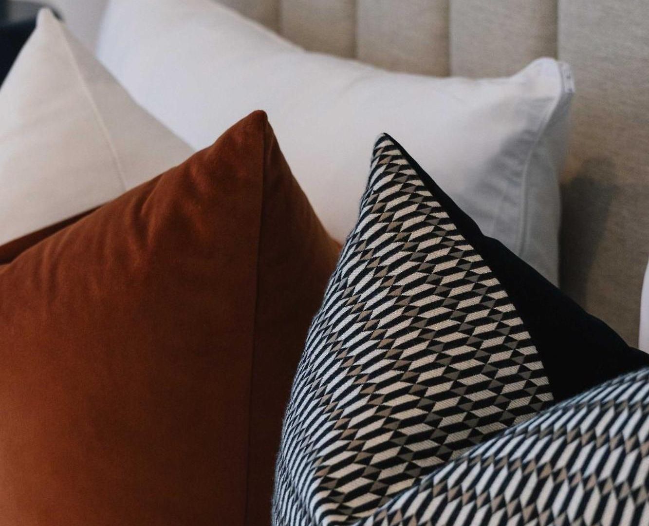 Elevated Luxury At Qwr & River Views *