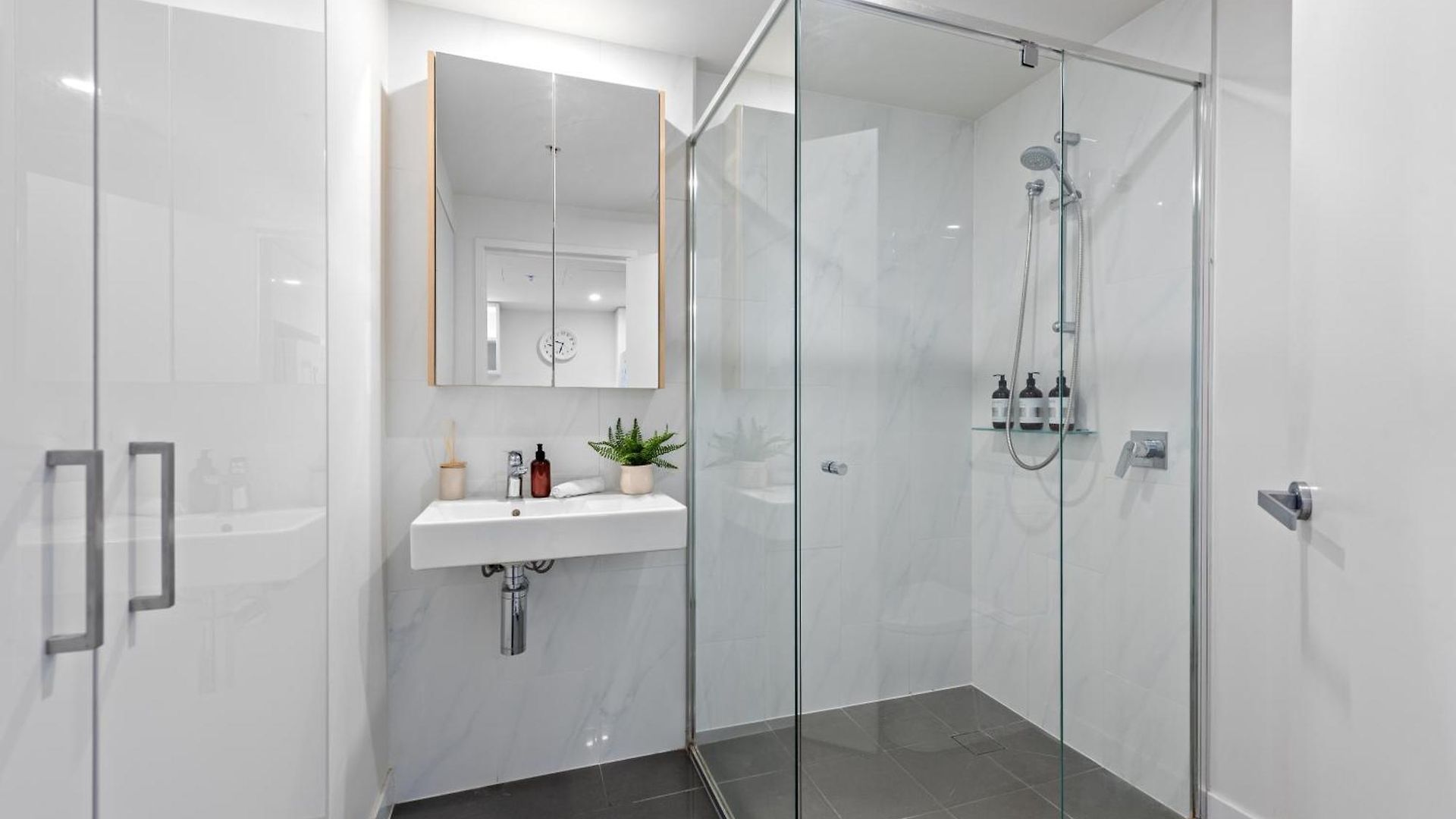 Stylish In Southbank Location With Parking * Brisbane