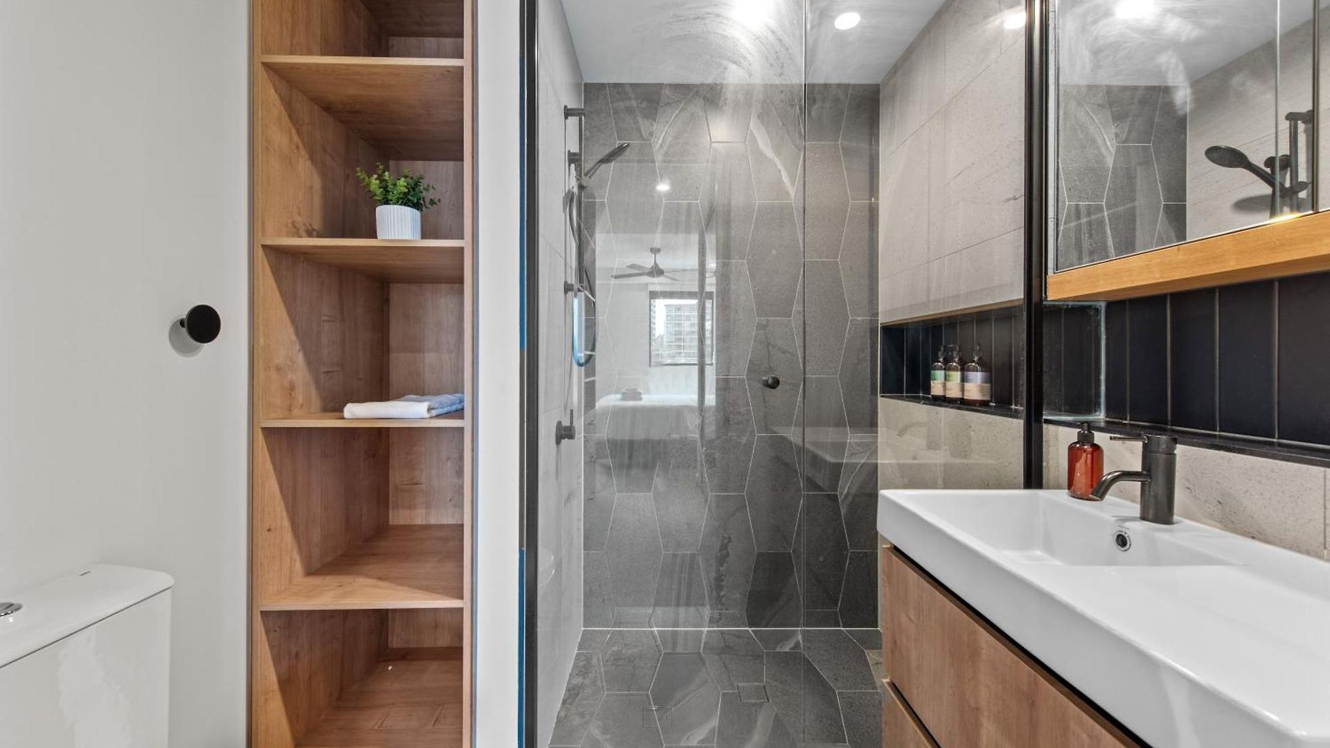 Apartment Luxe Newstead Pad With 65-inch Tv, Balcony, Pool And Gym Brisbane
