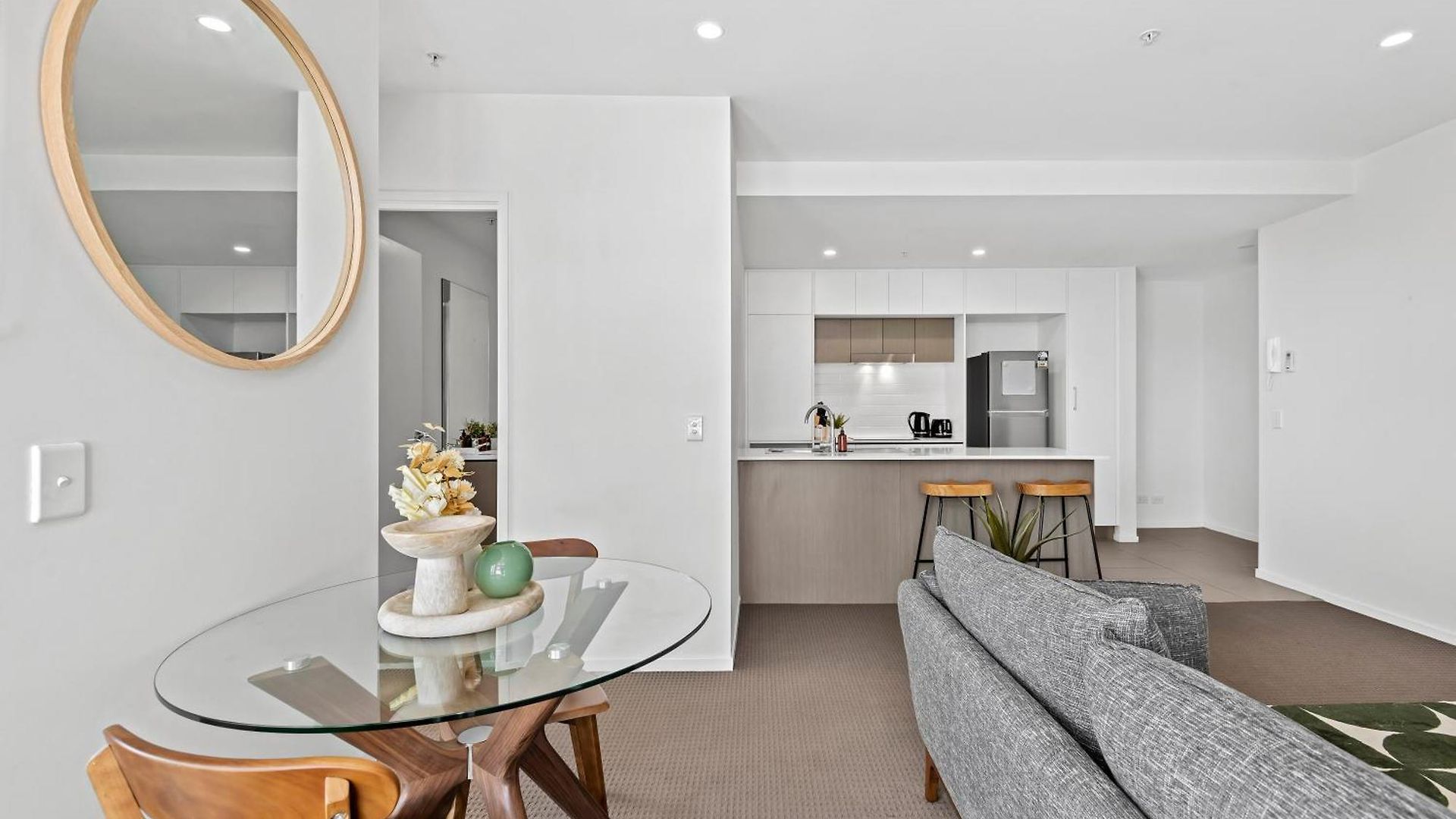 Spacious With Stunning Views And Car Park! *