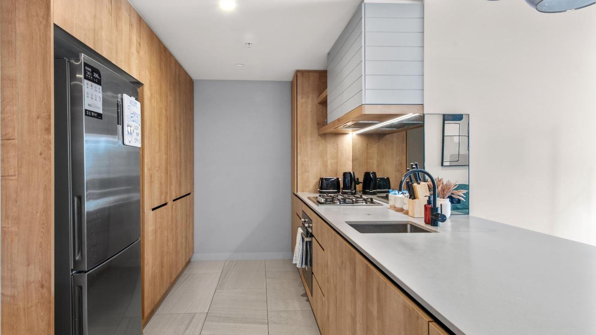 Luxe Newstead Pad With 65-inch Tv, Balcony, Pool And Gym *
