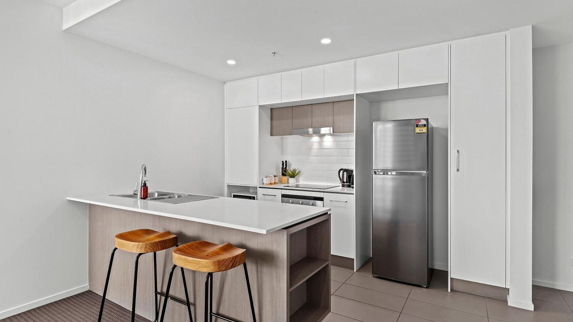 Spacious With Stunning Views And Car Park! *