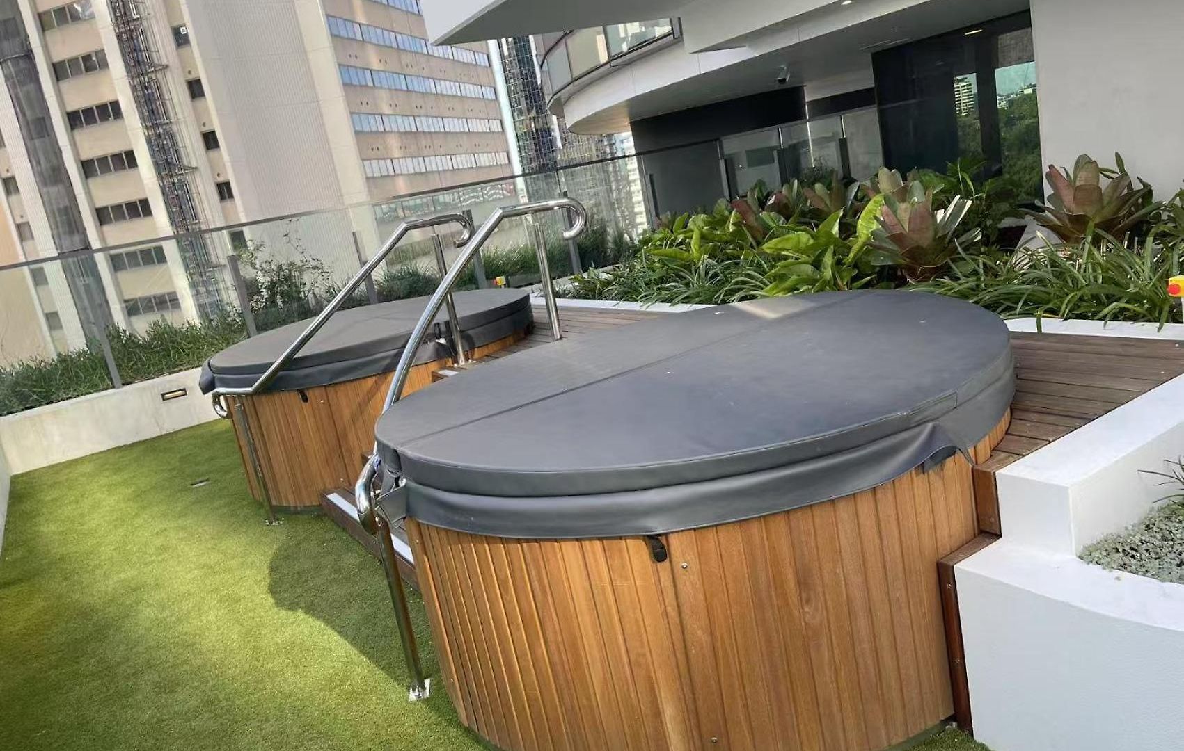 Luxury 50th Floor 2br At Queens Wharf With Parking
