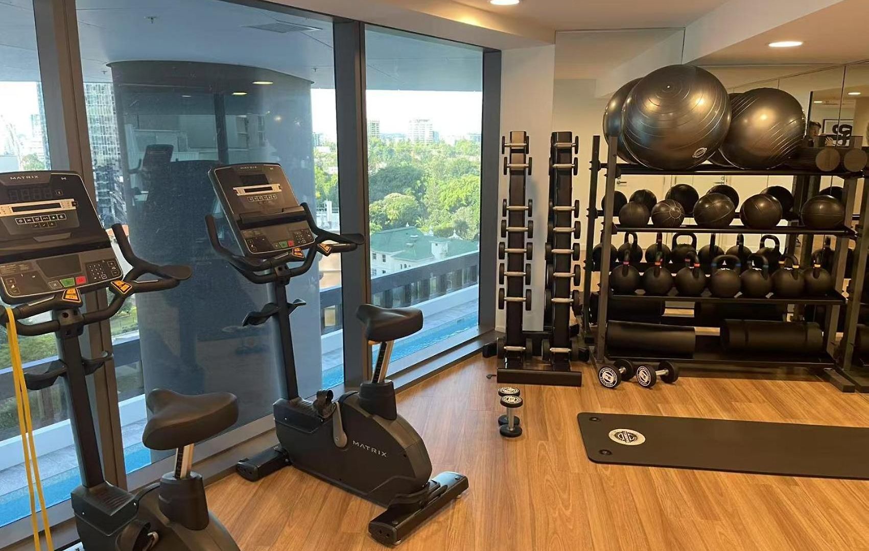 Luxury 50th Floor 2br At Queens Wharf With Parking Apartment