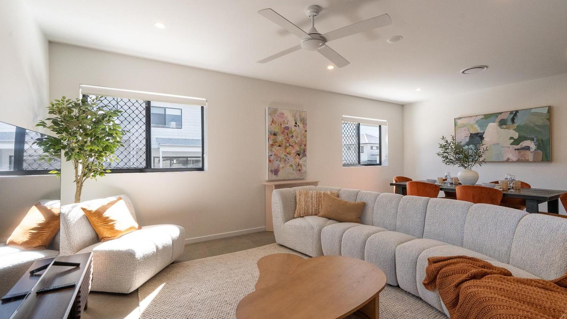 Premium 3br Floor With Parking, Ev Friendly & Views * Brisbane