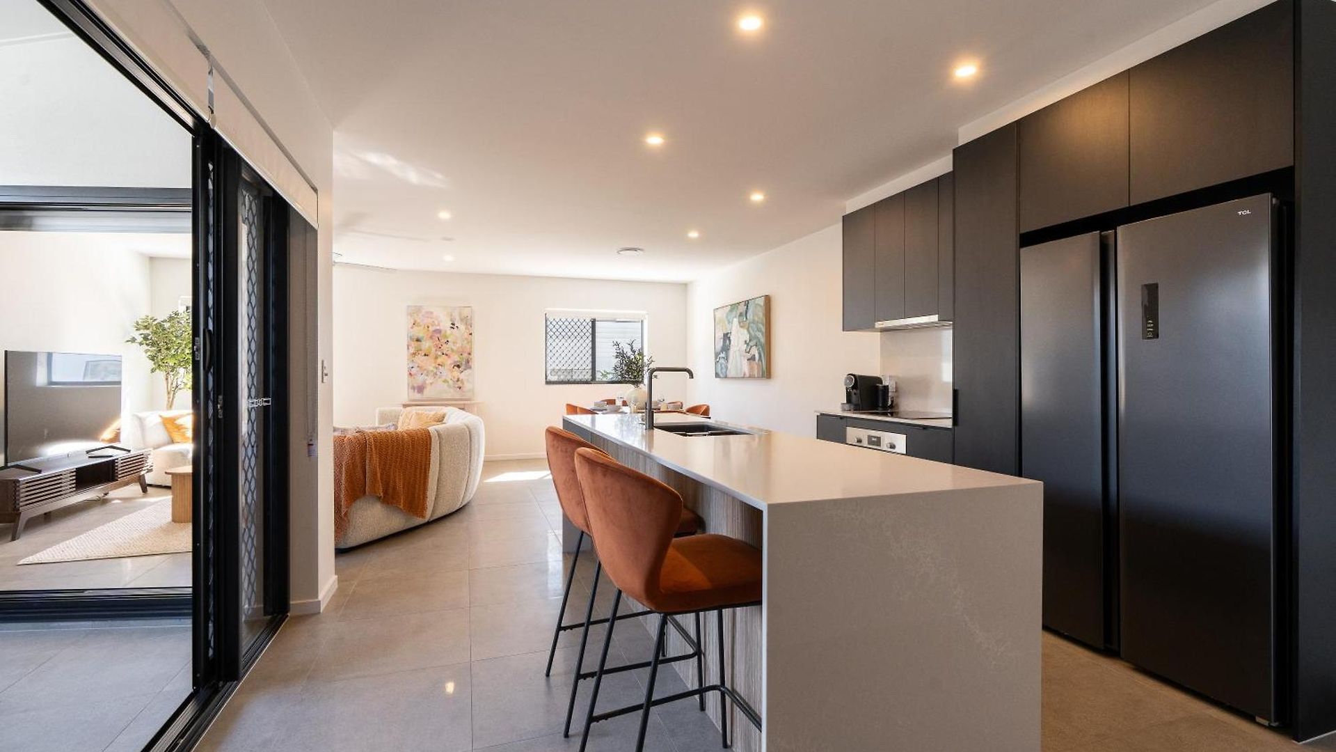 Apartment Premium 3br Floor With Parking, Ev Friendly & Views Brisbane