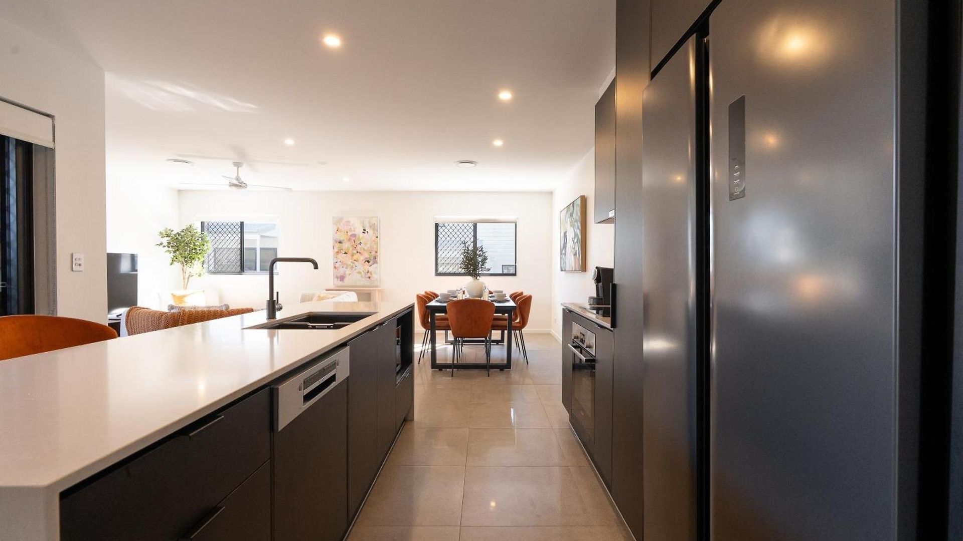 Premium 3br Floor With Parking, Ev Friendly & Views * Brisbane