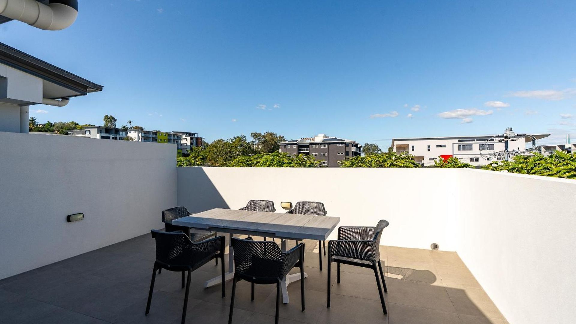 Premium 3br Floor With Parking, Ev Friendly & Views Apartment *