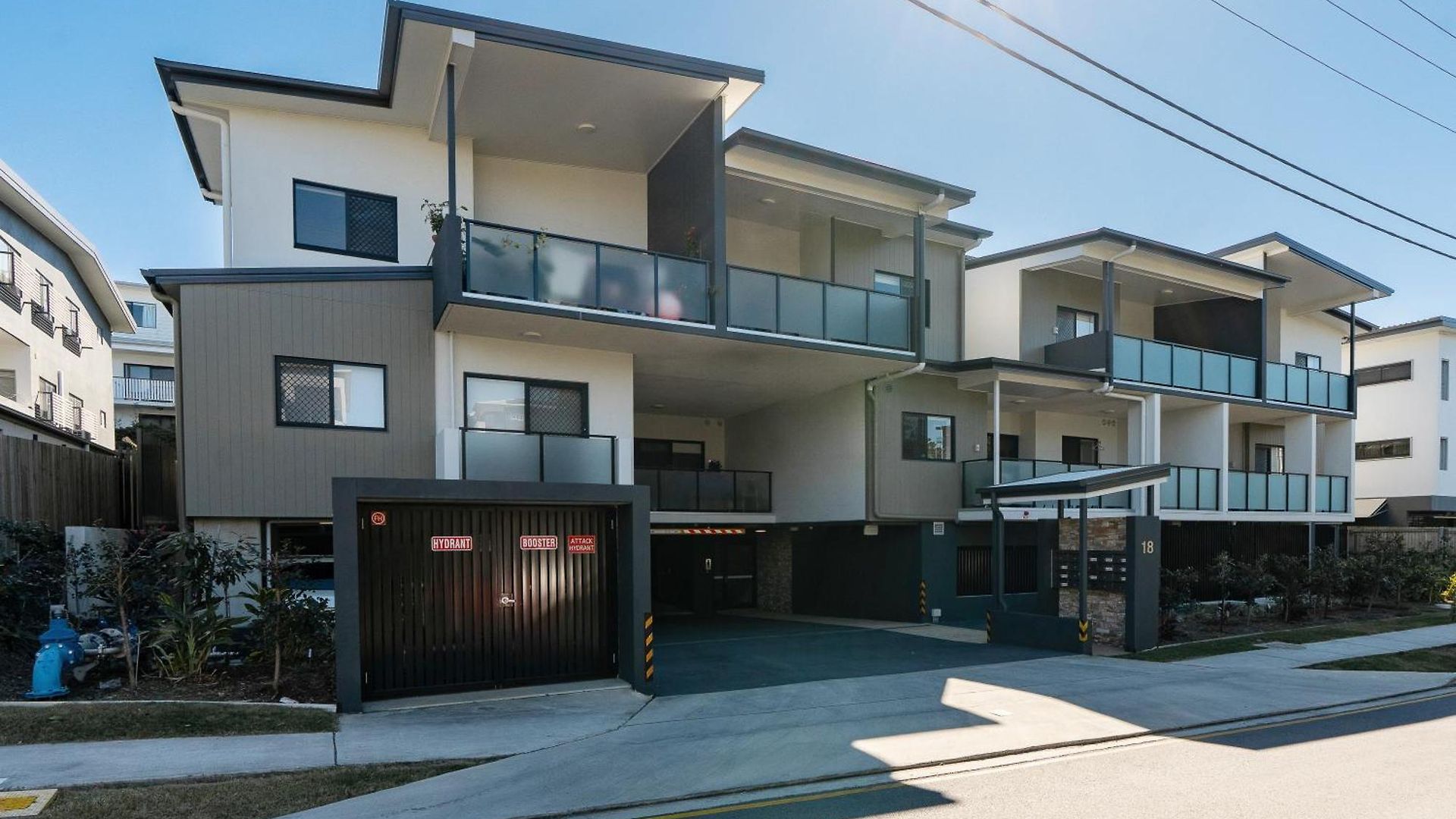 Premium 3br Floor With Parking, Ev Friendly & Views * Brisbane