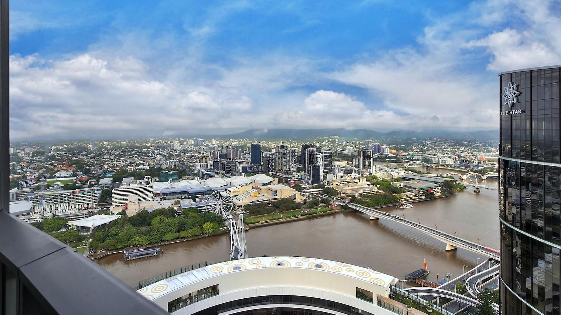 Apartment River Glow At Queens Wharf Level 43 Including Parking, Pool, And Views Brisbane