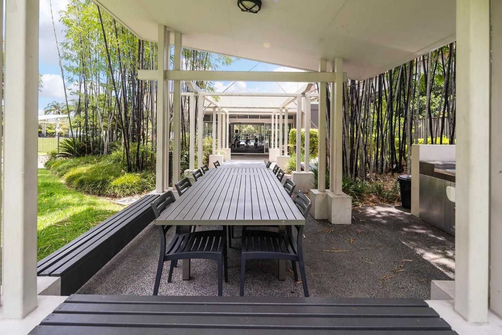 Apartment Leafy And Quiet 2br - Close To Hospital With Parking *
