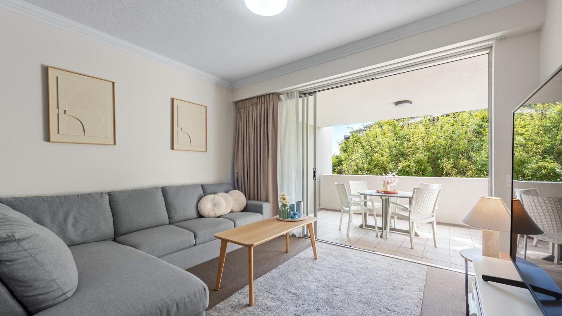 Leafy And Quiet 2br - Close To Hospital With Parking *