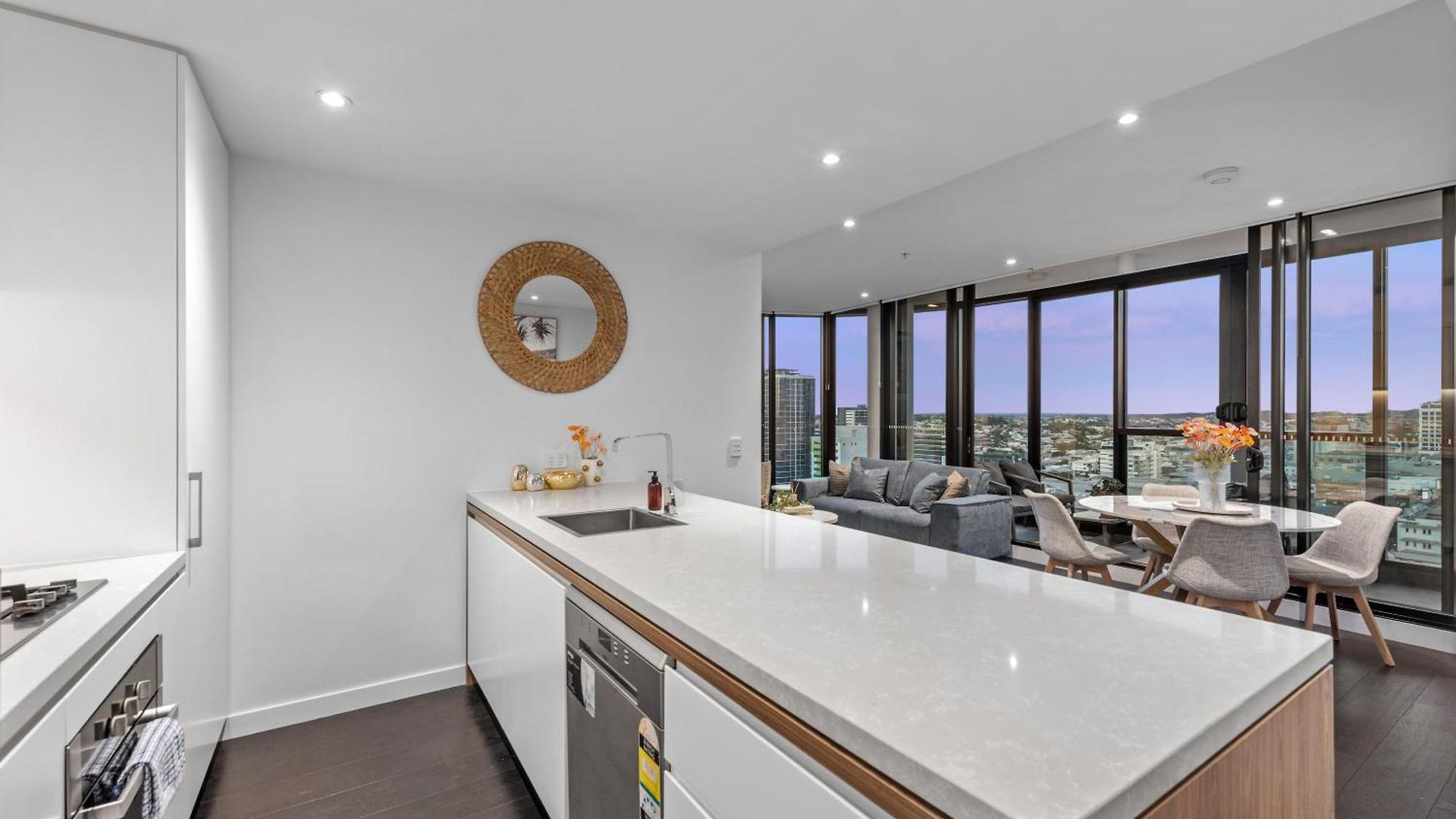 Views 2br With Infinity Pool, Gym And Parking Apartment *