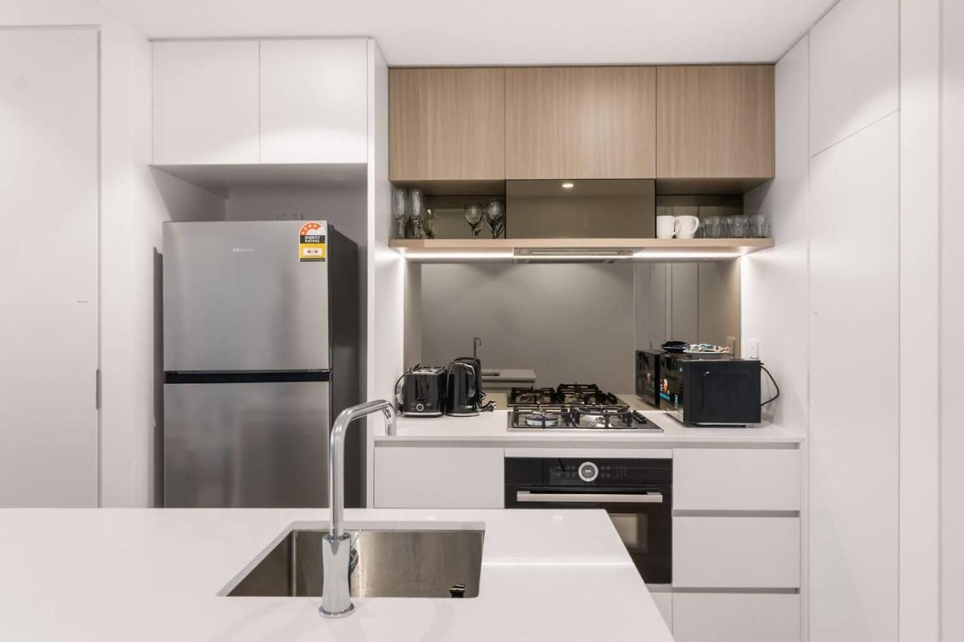 Affordable Luxe And River Views 5 Star Amenities *