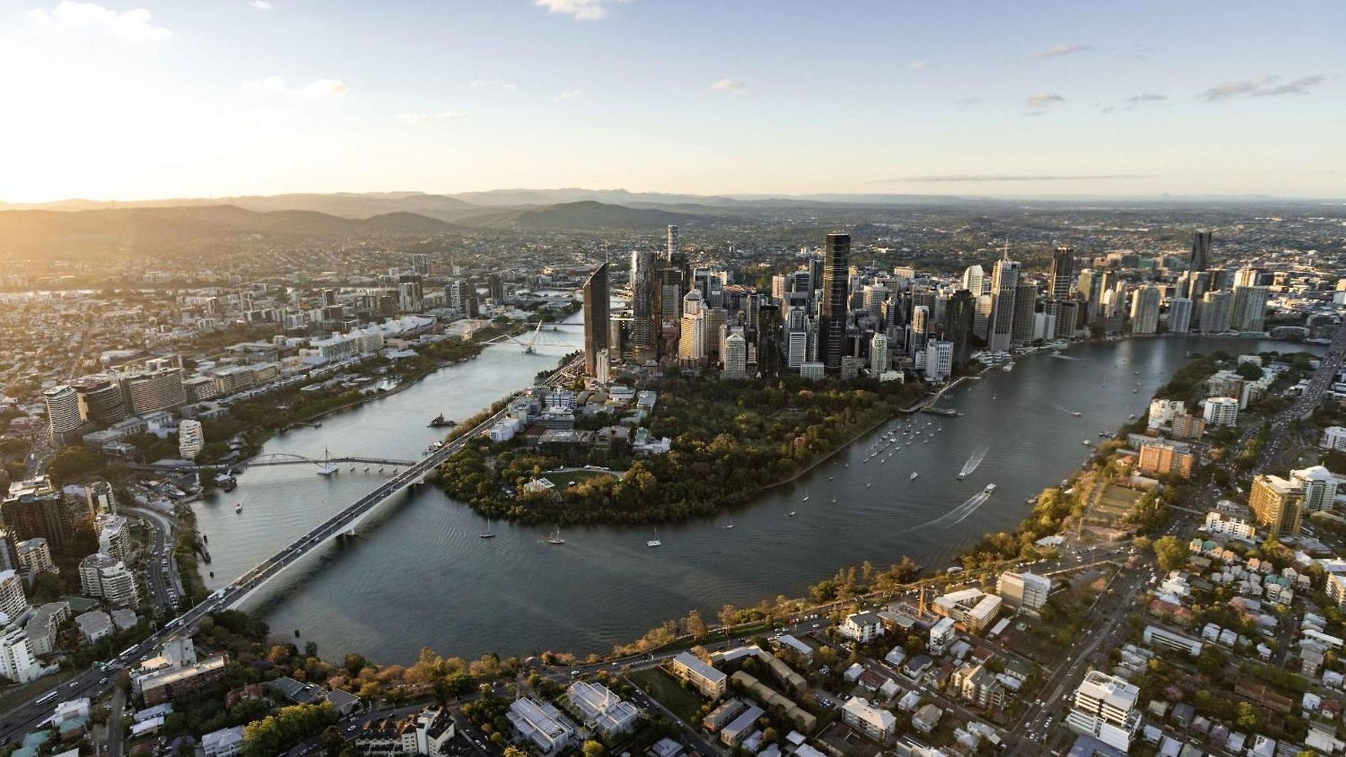 Citybeach At Queens Wharf With Spectacular Views Includes Parking Brisbane
