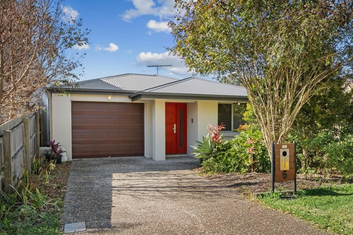 Holiday home Cosy 4br With Yard In Peaceful Keperra *