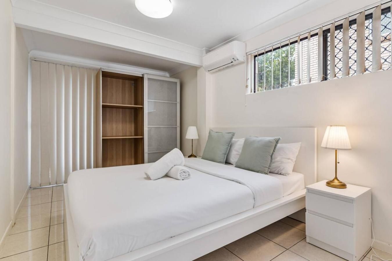 Great Value And Comfort Family 5 Mins To Shops *