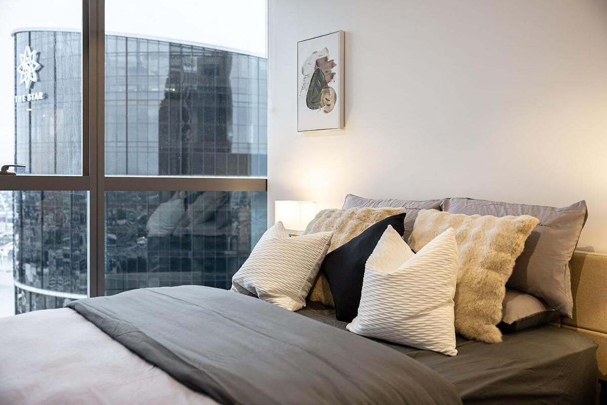 Stunning River View 2 br Casino Qw