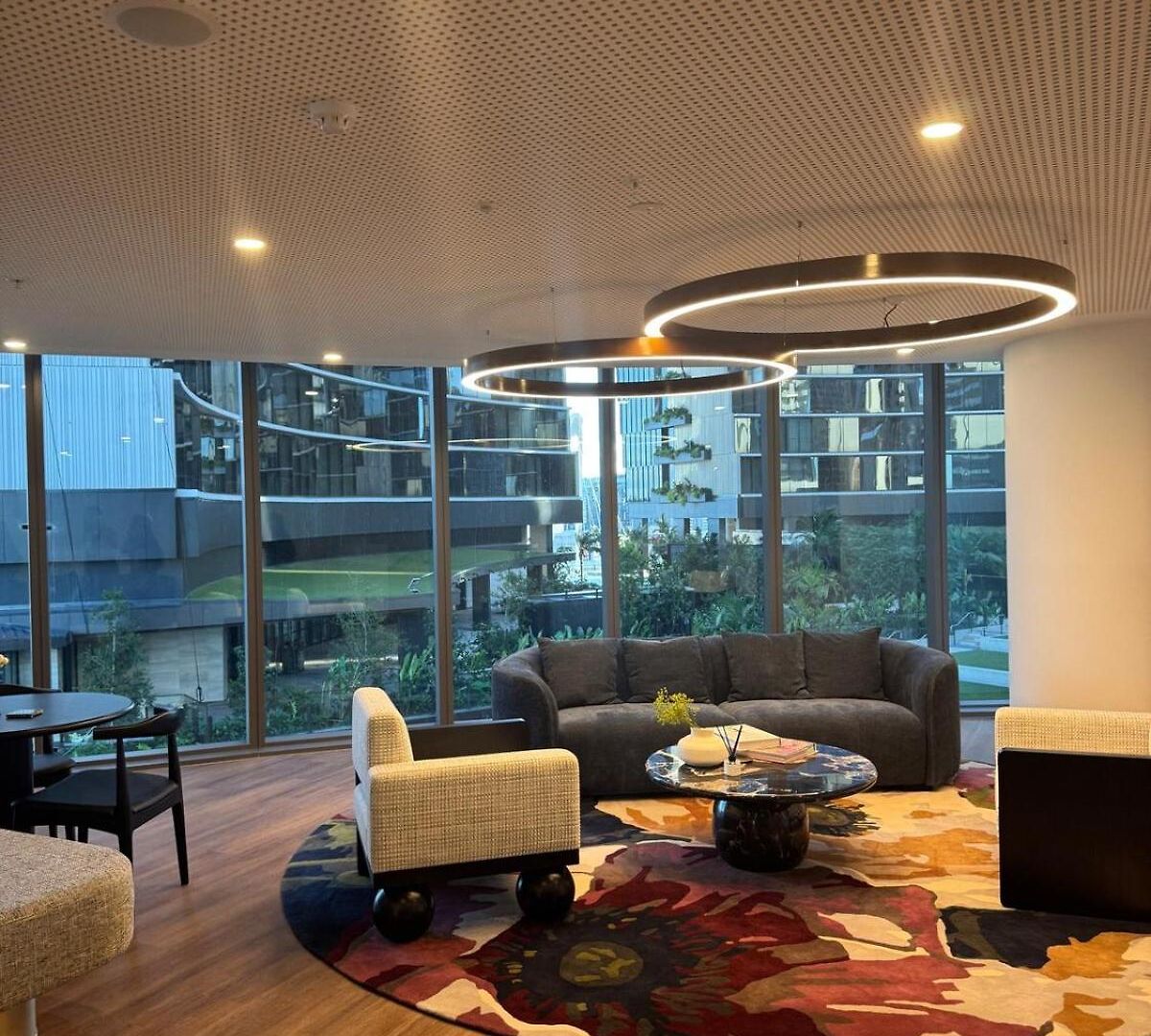 Stunning River View 2 br Casino Qw Apartment