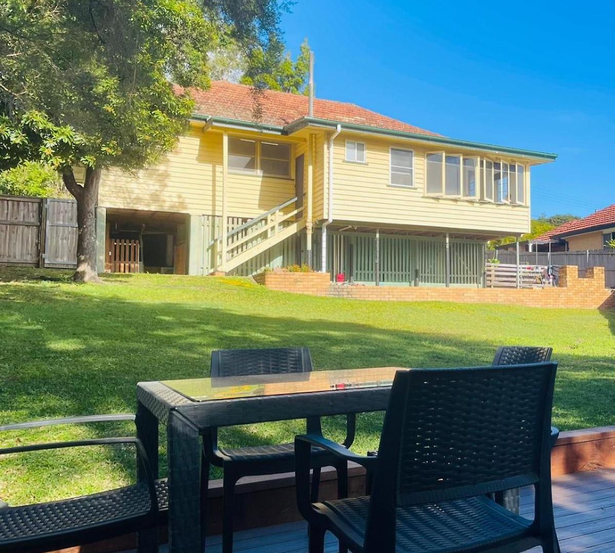 Cozy 4br Close To Schools & Shops&lookout