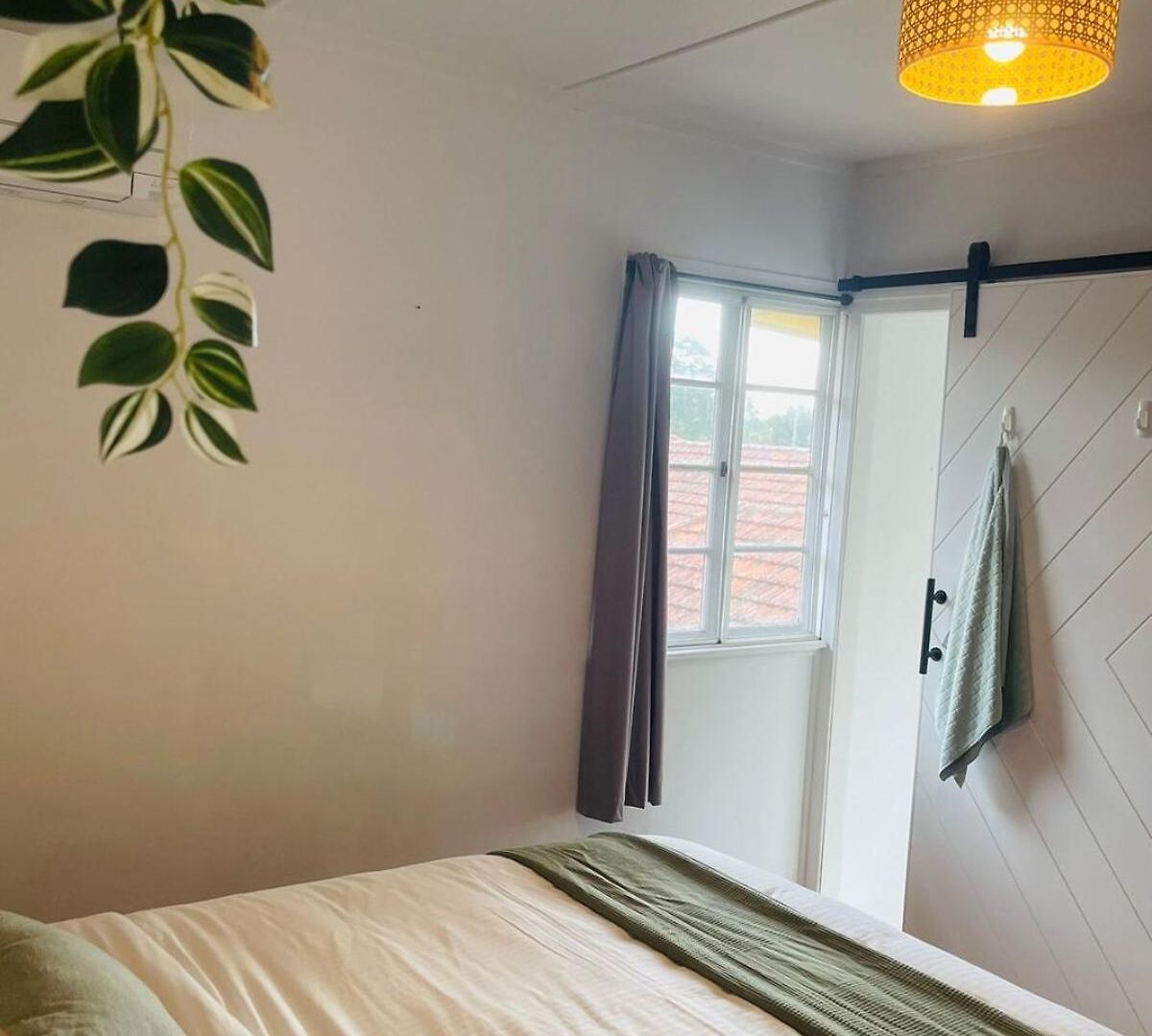Cozy 4br Close To Schools & Shops&lookout *