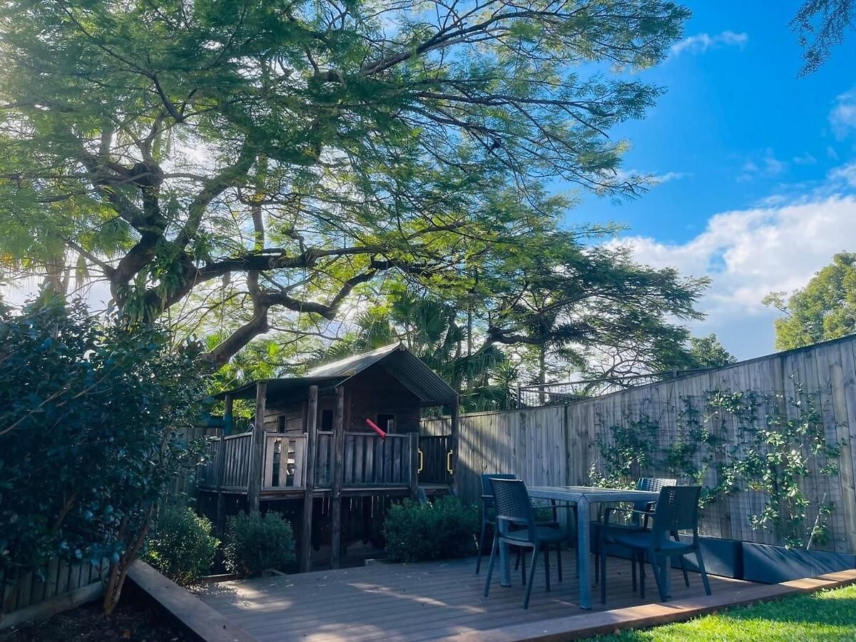Cozy 4br Close To Schools & Shops&lookout